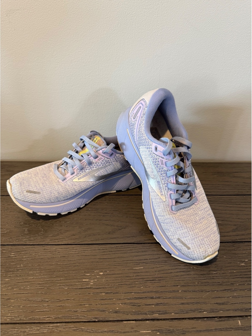 Brooks Ghost Running Shoes Women’s Size 6.5